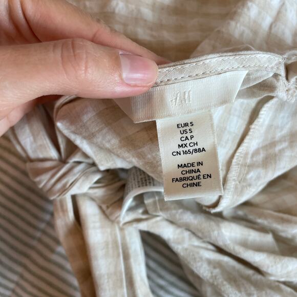 H&M – Gingham Check Linen Cotton Blend Puff Sleeve Open Back Blouse - Picture 7 of 9